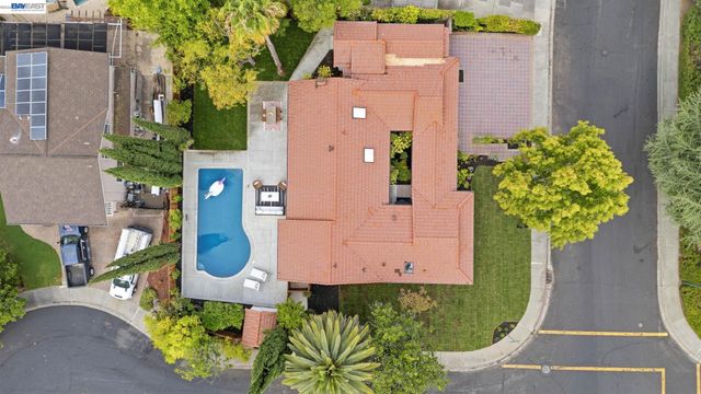 2883 Bowling Green Dr, Walnut Creek, CA 94598