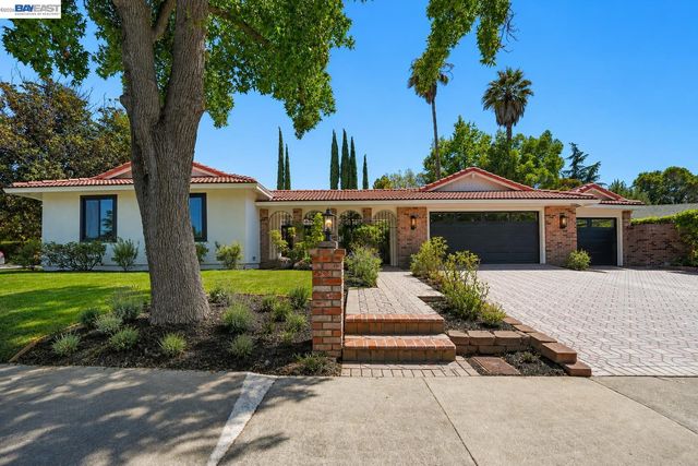 2883 Bowling Green Dr, Walnut Creek, CA 94598