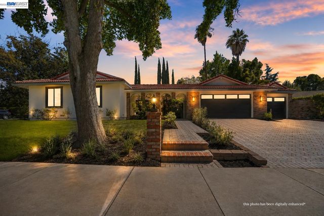 2883 Bowling Green Dr, Walnut Creek, CA 94598