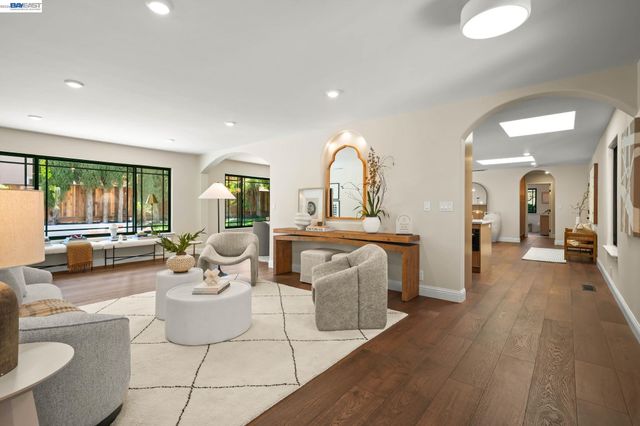 2883 Bowling Green Dr, Walnut Creek, CA 94598