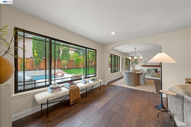 2883 Bowling Green Dr, Walnut Creek, CA 94598