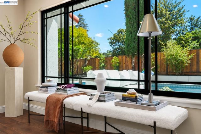 2883 Bowling Green Dr, Walnut Creek, CA 94598
