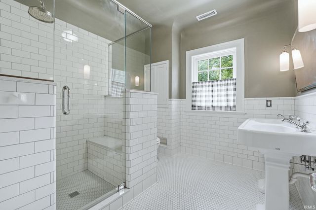 1415 W Washington Boulevard, Fort Wayne, IN 46802