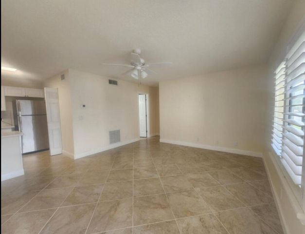 209 Pine Hov Circle B-2, Greenacres, FL 33463