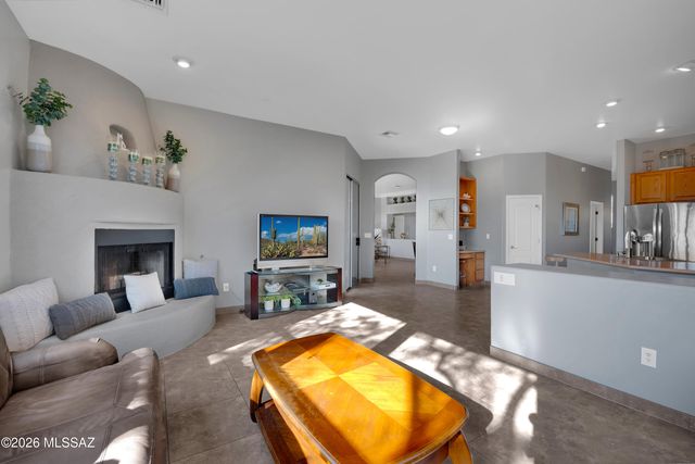 11653 N Desert Holly Drive, Tucson, AZ 85737