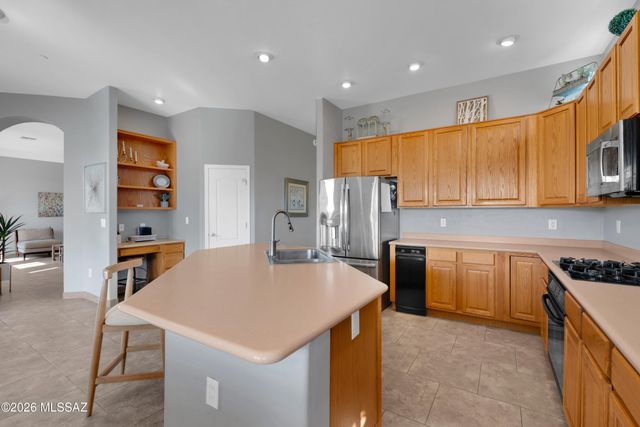 11653 N Desert Holly Drive, Tucson, AZ 85737