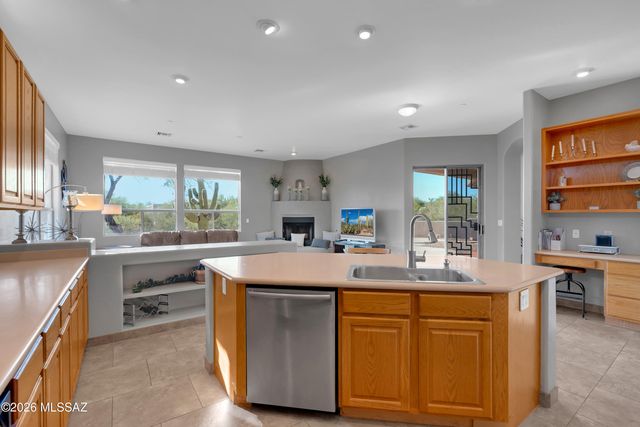 11653 N Desert Holly Drive, Tucson, AZ 85737