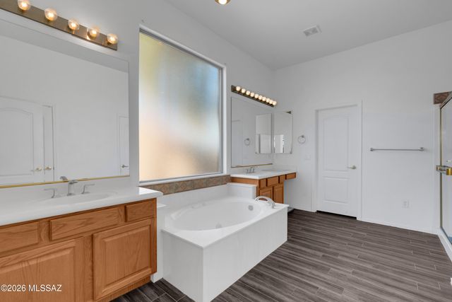11653 N Desert Holly Drive, Tucson, AZ 85737