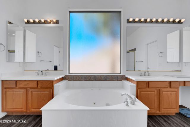 11653 N Desert Holly Drive, Tucson, AZ 85737
