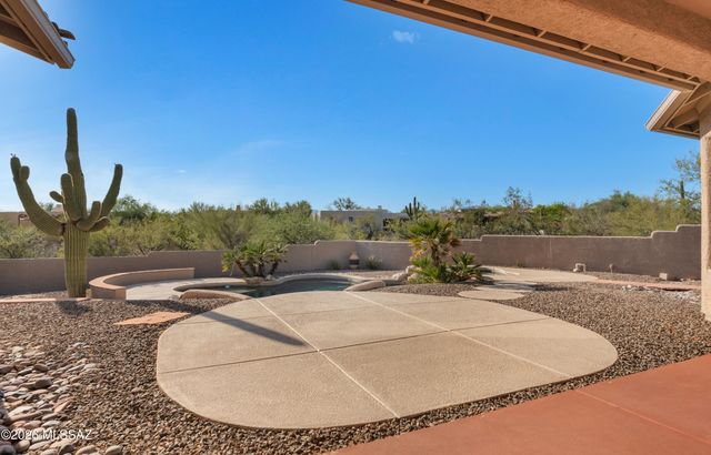 11653 N Desert Holly Drive, Tucson, AZ 85737