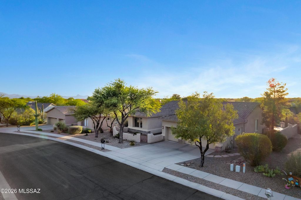 11653 N Desert Holly Drive, Tucson, AZ 85737