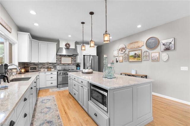 2104 Hickory Forest Dr, Chesapeake, VA 23322