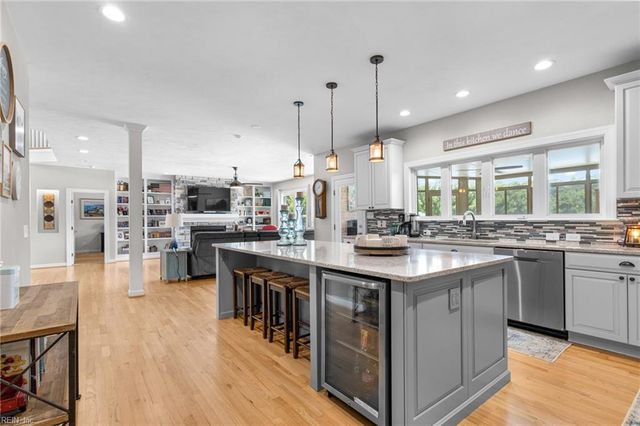 2104 Hickory Forest Dr, Chesapeake, VA 23322