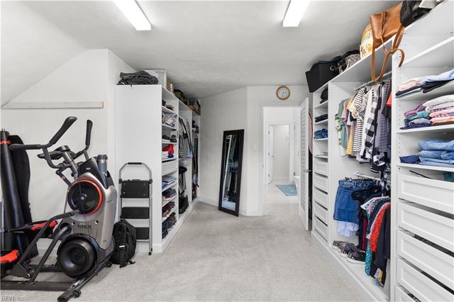 2104 Hickory Forest Dr, Chesapeake, VA 23322