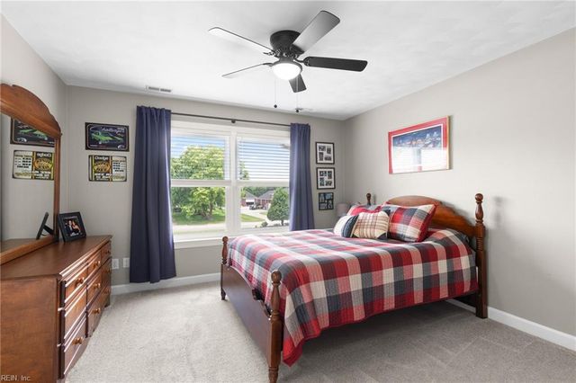 2104 Hickory Forest Dr, Chesapeake, VA 23322