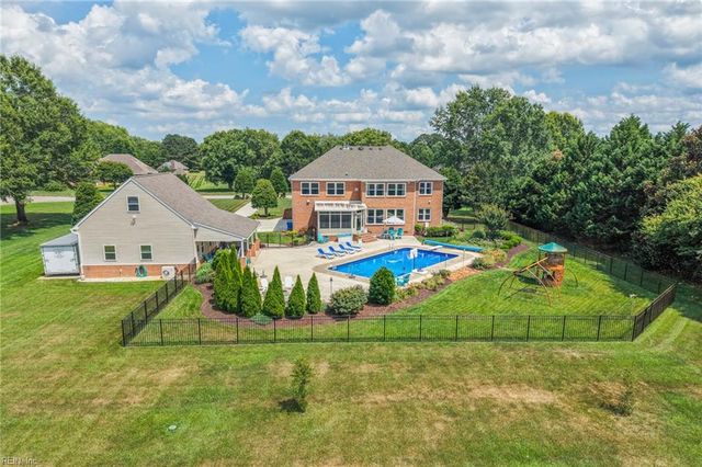 2104 Hickory Forest Dr, Chesapeake, VA 23322