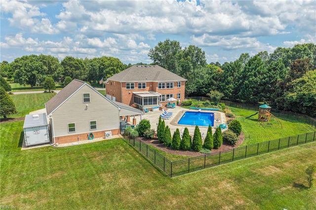 2104 Hickory Forest Dr, Chesapeake, VA 23322