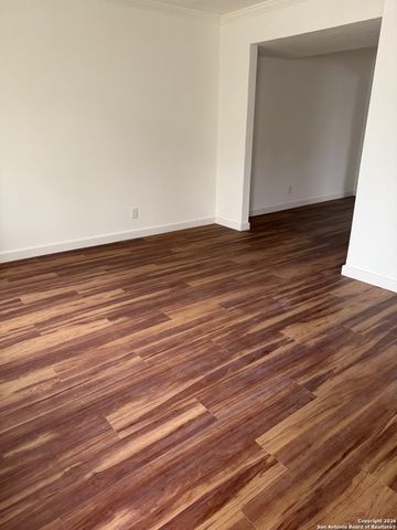 518 KERNAN DR, San Antonio, TX 78227