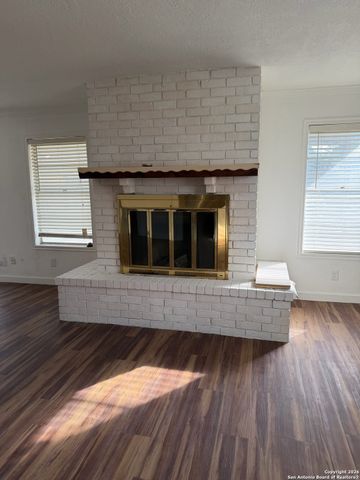 518 KERNAN DR, San Antonio, TX 78227