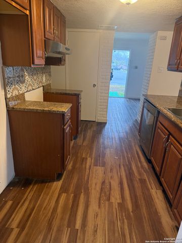 518 KERNAN DR, San Antonio, TX 78227