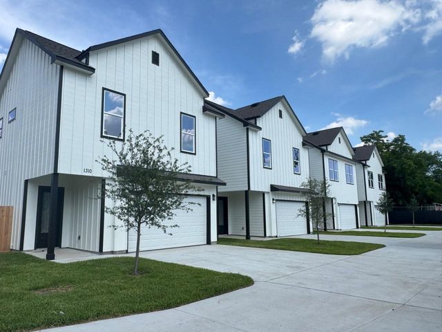 1304 Duff Lane, Houston, TX 77022