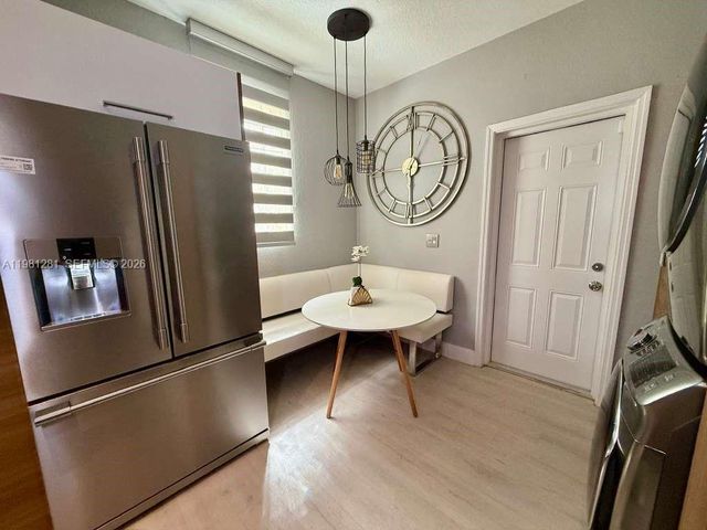 3813 Tree Top Dr, Weston, FL 33332
