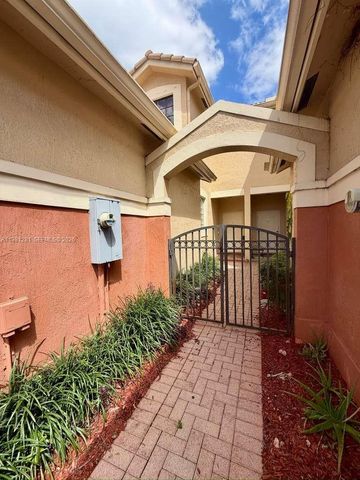 3813 Tree Top Dr, Weston, FL 33332