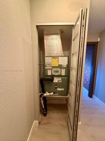 3813 Tree Top Dr, Weston, FL 33332
