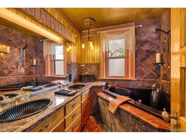 326 W Pitkin Ave, Pueblo, CO 81004