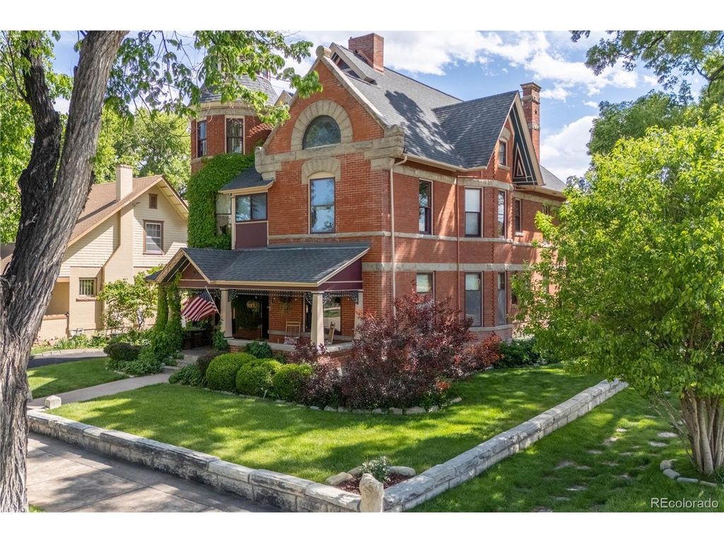 326 W Pitkin Ave, Pueblo, CO 81004