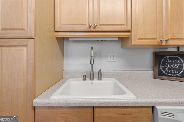 1207 Vicksburg Place, Sandy Springs, GA 30350