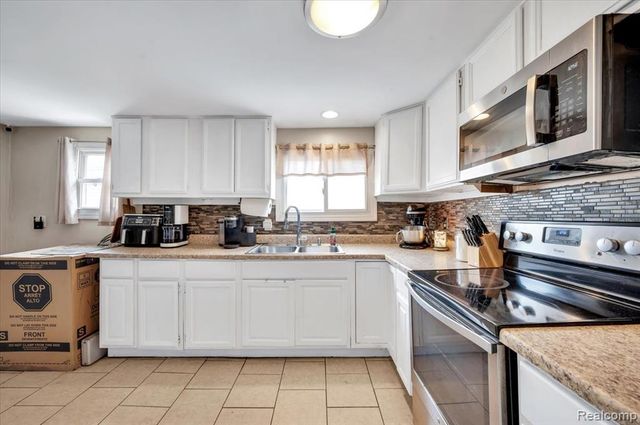 4918 Lewis Avenue, Otter Lake, MI 48464