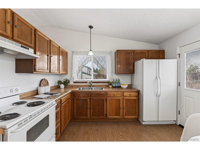 18231 E Crestline Cir, Centennial, CO 80015