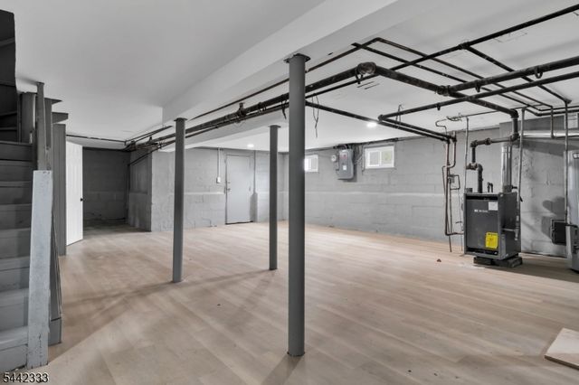 240 W End Ave, Newark City, NJ 07106