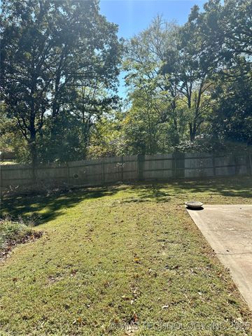 921 Gail Farrell, Durant, OK 74701