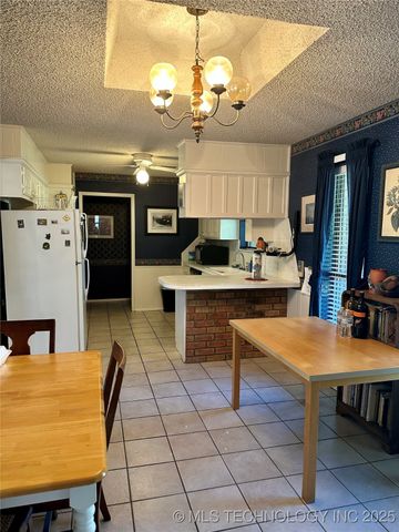 921 Gail Farrell, Durant, OK 74701