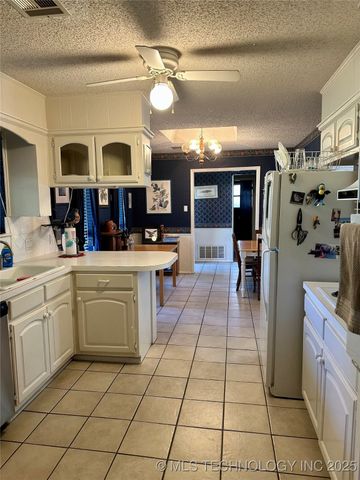 921 Gail Farrell, Durant, OK 74701