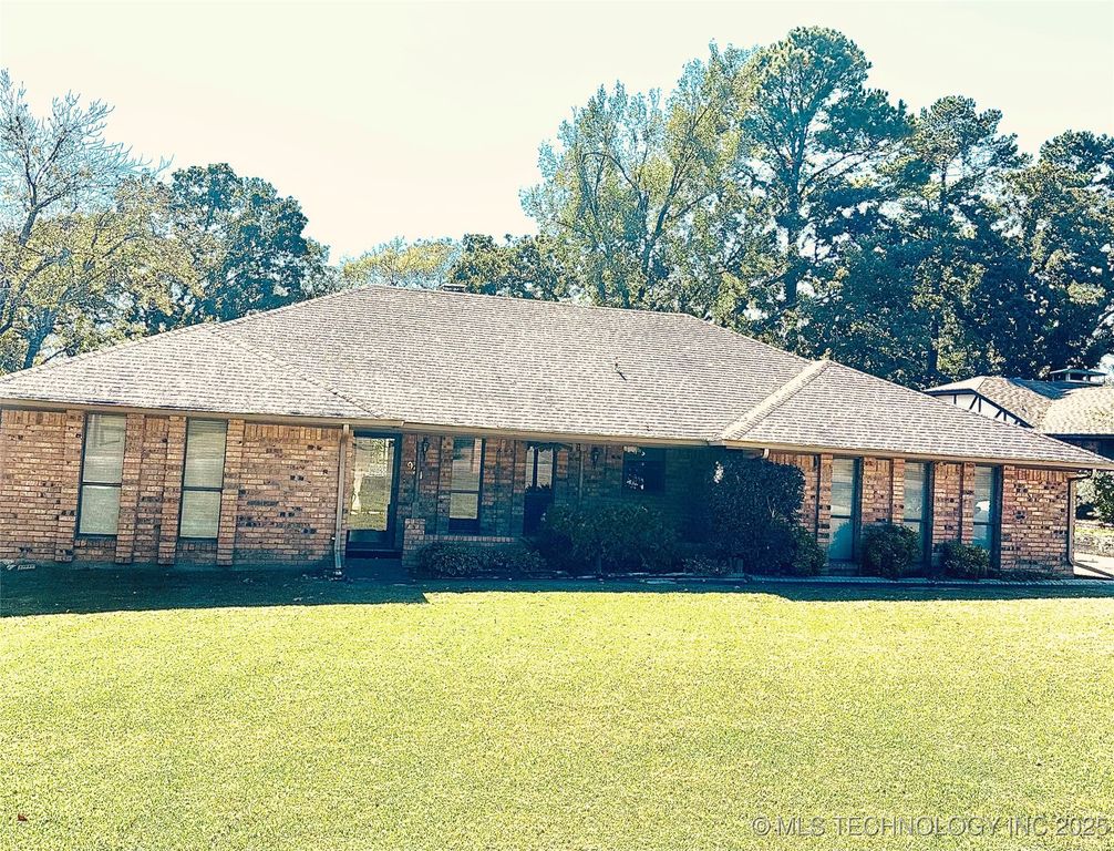 921 Gail Farrell, Durant, OK 74701
