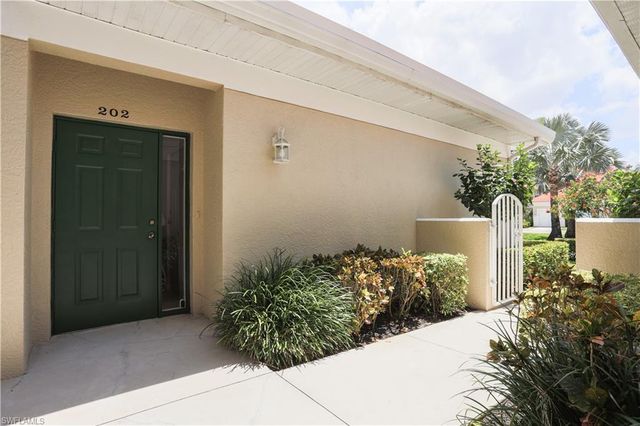 5145 Cobble Creek CT G202, Naples, FL 34110