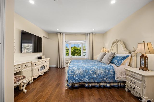 45 Tain Drive, Great Neck, NY 11021