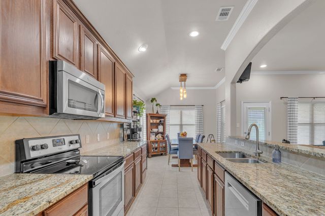 316 Valley Drive, Aubrey, TX 76227