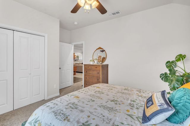 316 Valley Drive, Aubrey, TX 76227