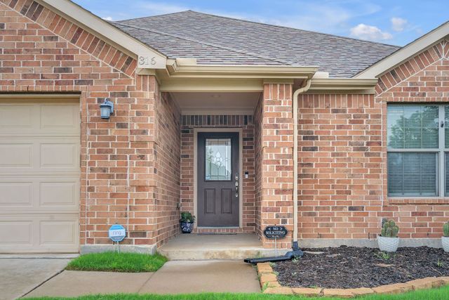 316 Valley Drive, Aubrey, TX 76227