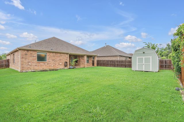 316 Valley Drive, Aubrey, TX 76227