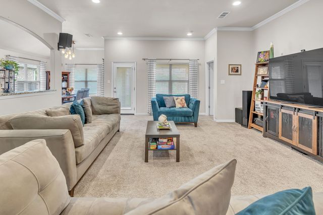 316 Valley Drive, Aubrey, TX 76227
