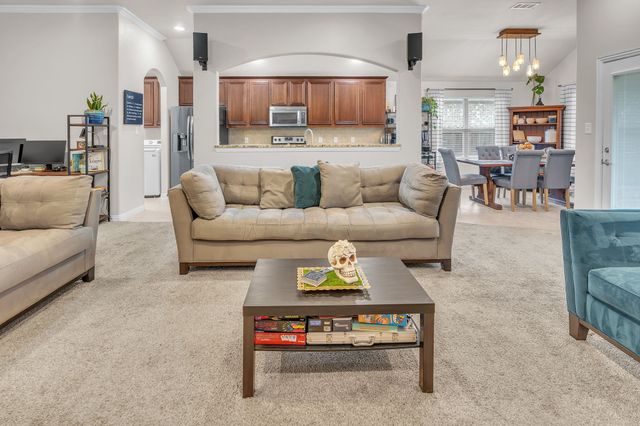 316 Valley Drive, Aubrey, TX 76227