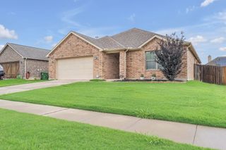 316 Valley Drive, Aubrey, TX 76227
