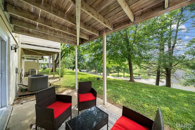 11980 Autumn Lakes Drive, Maryland Heights, MO 63043