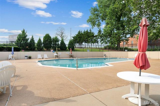 11980 Autumn Lakes Drive, Maryland Heights, MO 63043