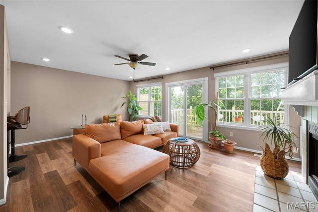 11980 Autumn Lakes Drive, Maryland Heights, MO 63043